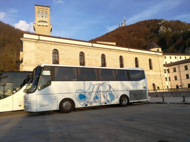 Bus 40 Posti